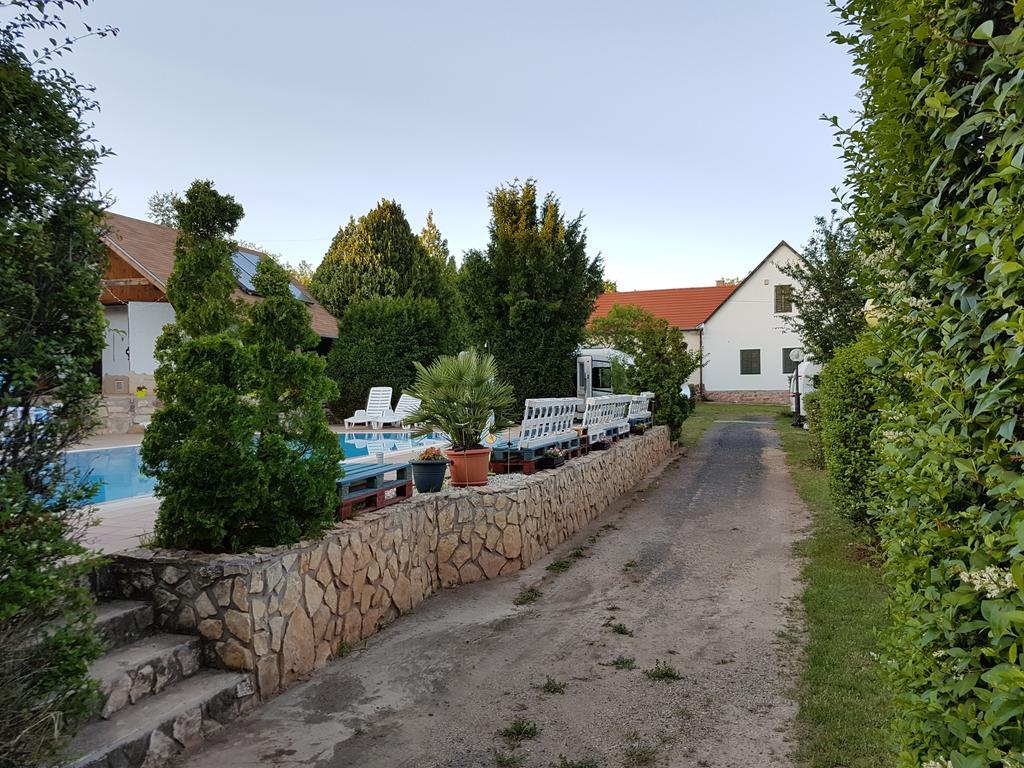 Mandel Camping Paloznak Exteriör bild