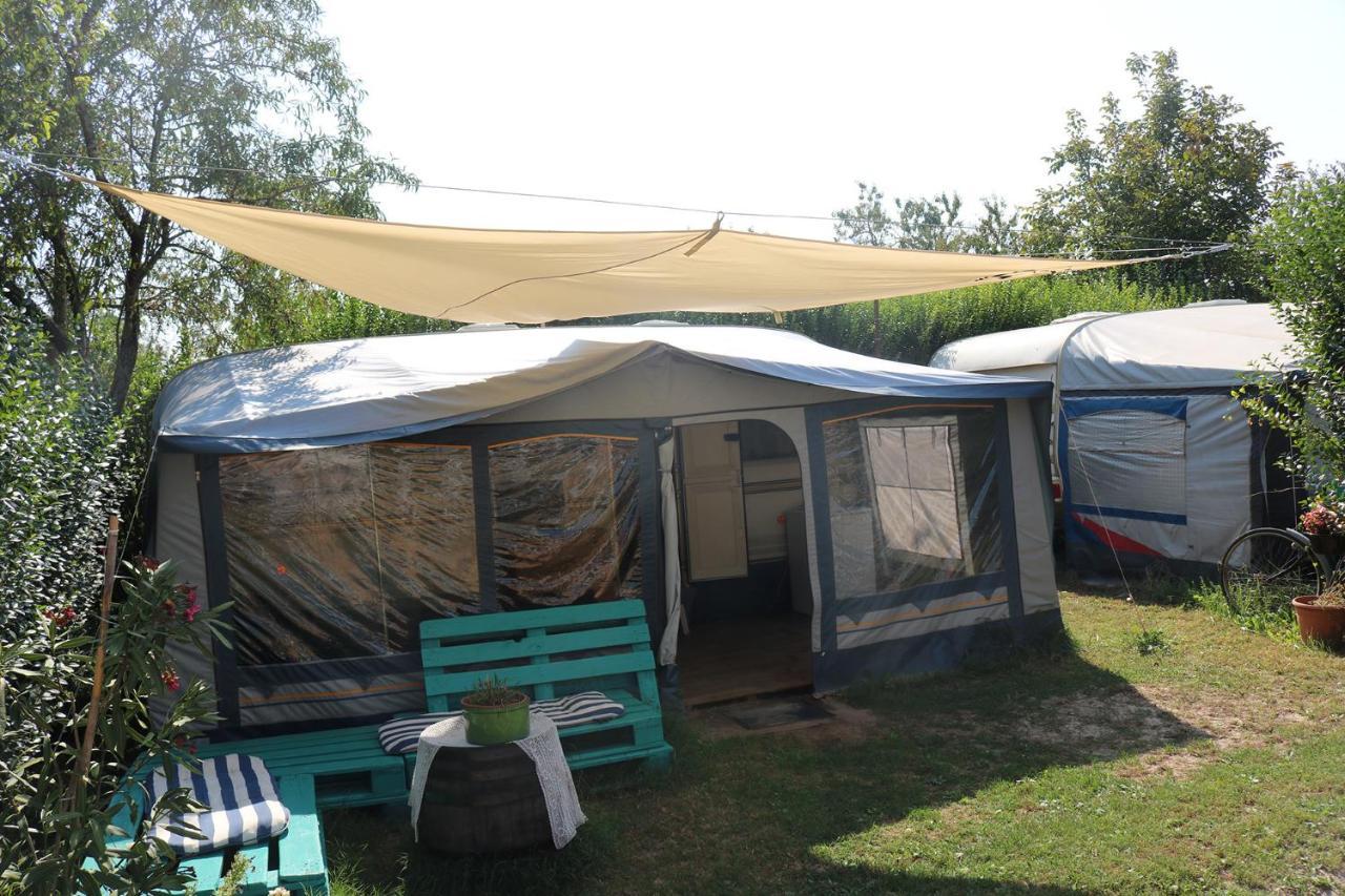 Mandel Camping Paloznak Rum bild